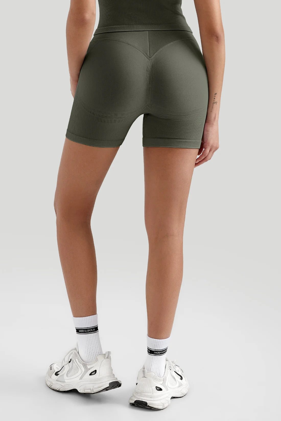 Women's V Waist Yoga Shorts Ribbed Seamless Squat Proof Hip Lifting Butt Fitness Workout Running Sports Gym Shorts Female