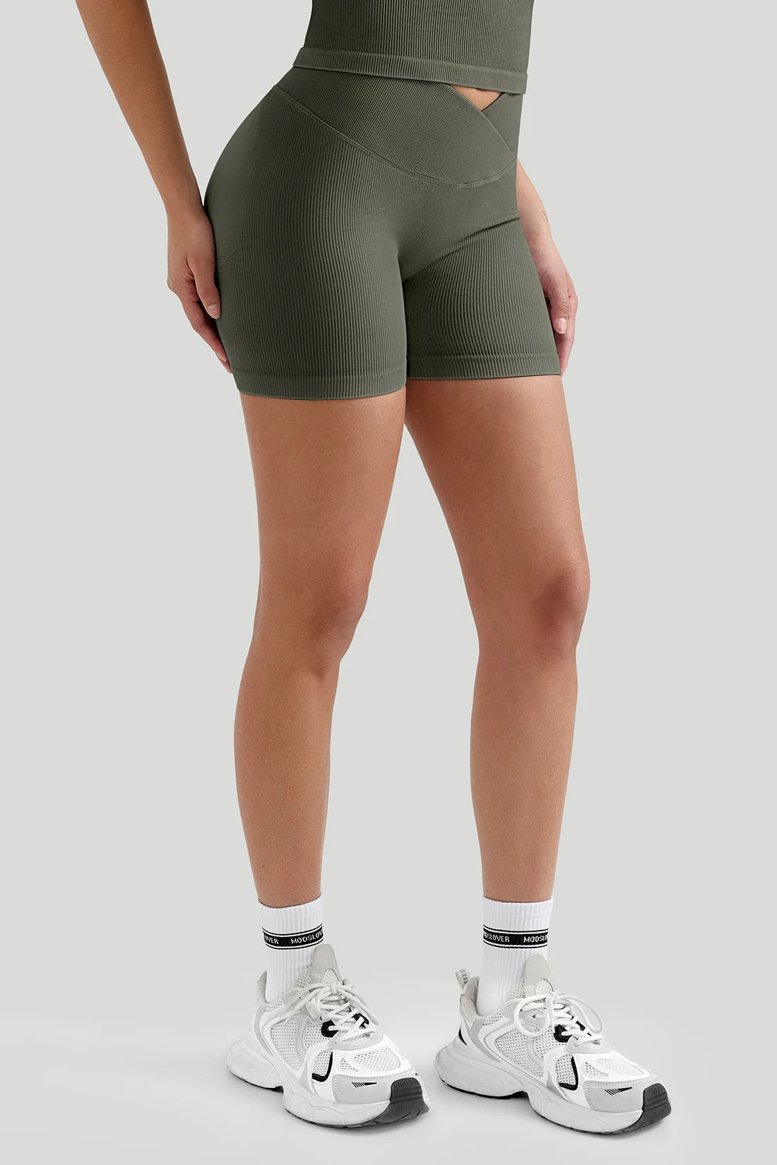 Women's V Waist Yoga Shorts Ribbed Seamless Squat Proof Hip Lifting Butt Fitness Workout Running Sports Gym Shorts Female